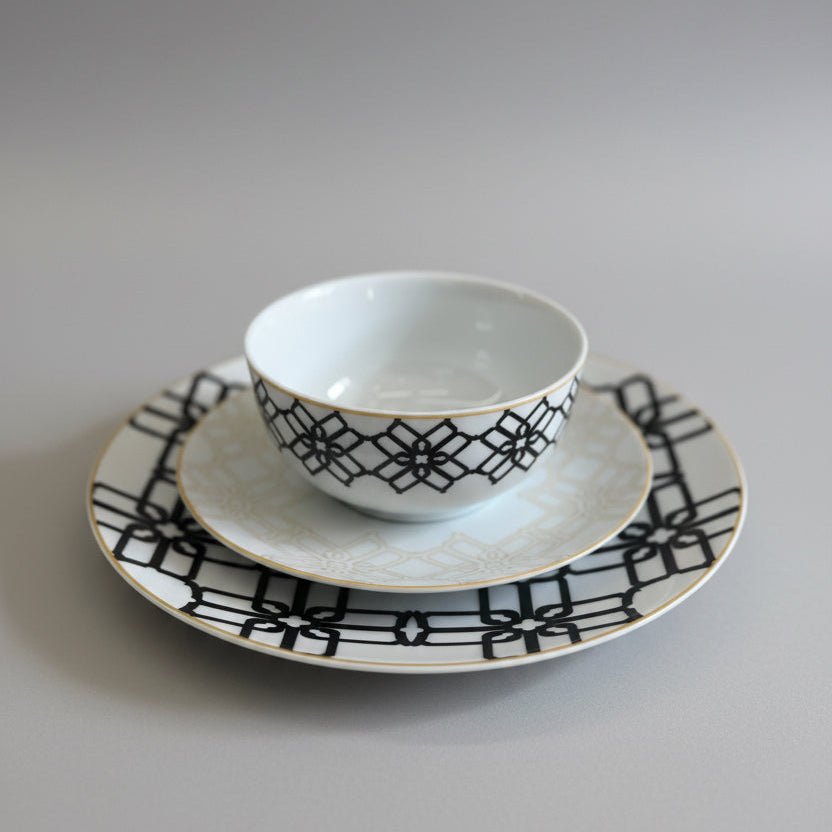 SERVICE DE TABLE PRESTIGE 18 PCS – COLLECTION "NOIR GEOMETRIQUE" - MDM HOME